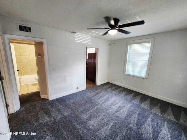 Building Photo - 1323 W 30th St