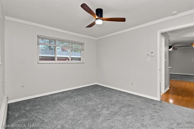 Building Photo - 15249 E 9 Mile Rd