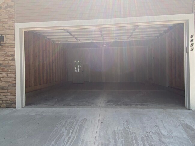 Building Photo - 9453 Shady Dr