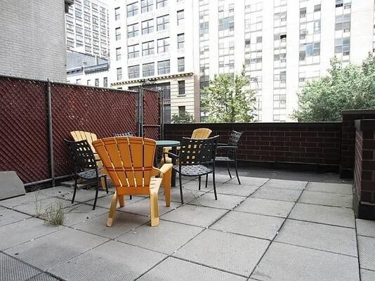 Building Photo - 144 W 23 St
