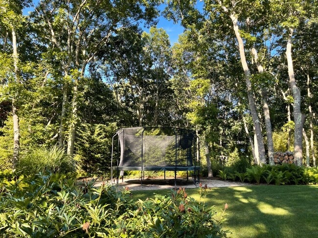 Building Photo - 138 Merchants Path