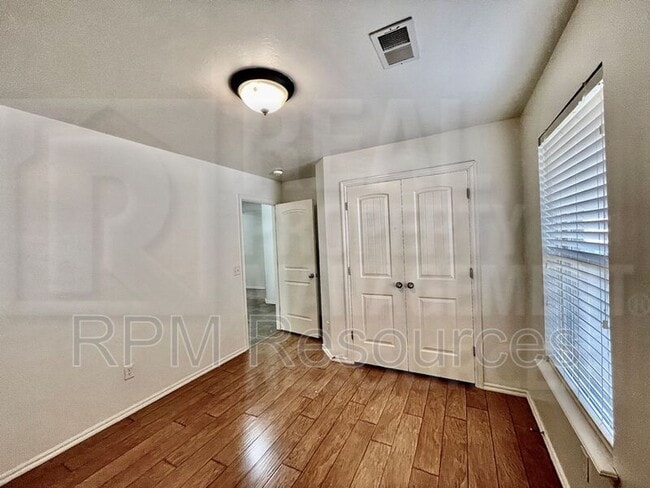 Building Photo - 10913 SW 30th St