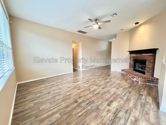 Building Photo - 16405 Otter Dr