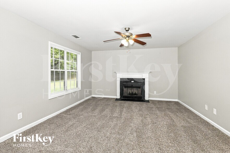 Building Photo - 1009 Serene Lake Dr
