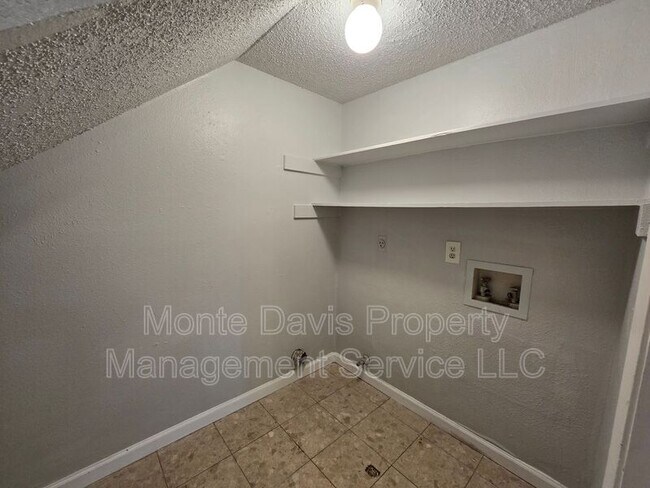 Building Photo - 1309 Southport Dr