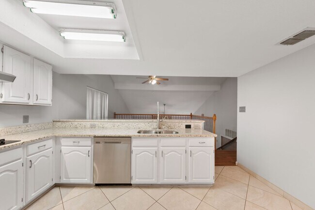 Building Photo - Stylish 3-Bed Home with Pool Access, Fenced Yard, and Garage — North Hills Village, San Antonio