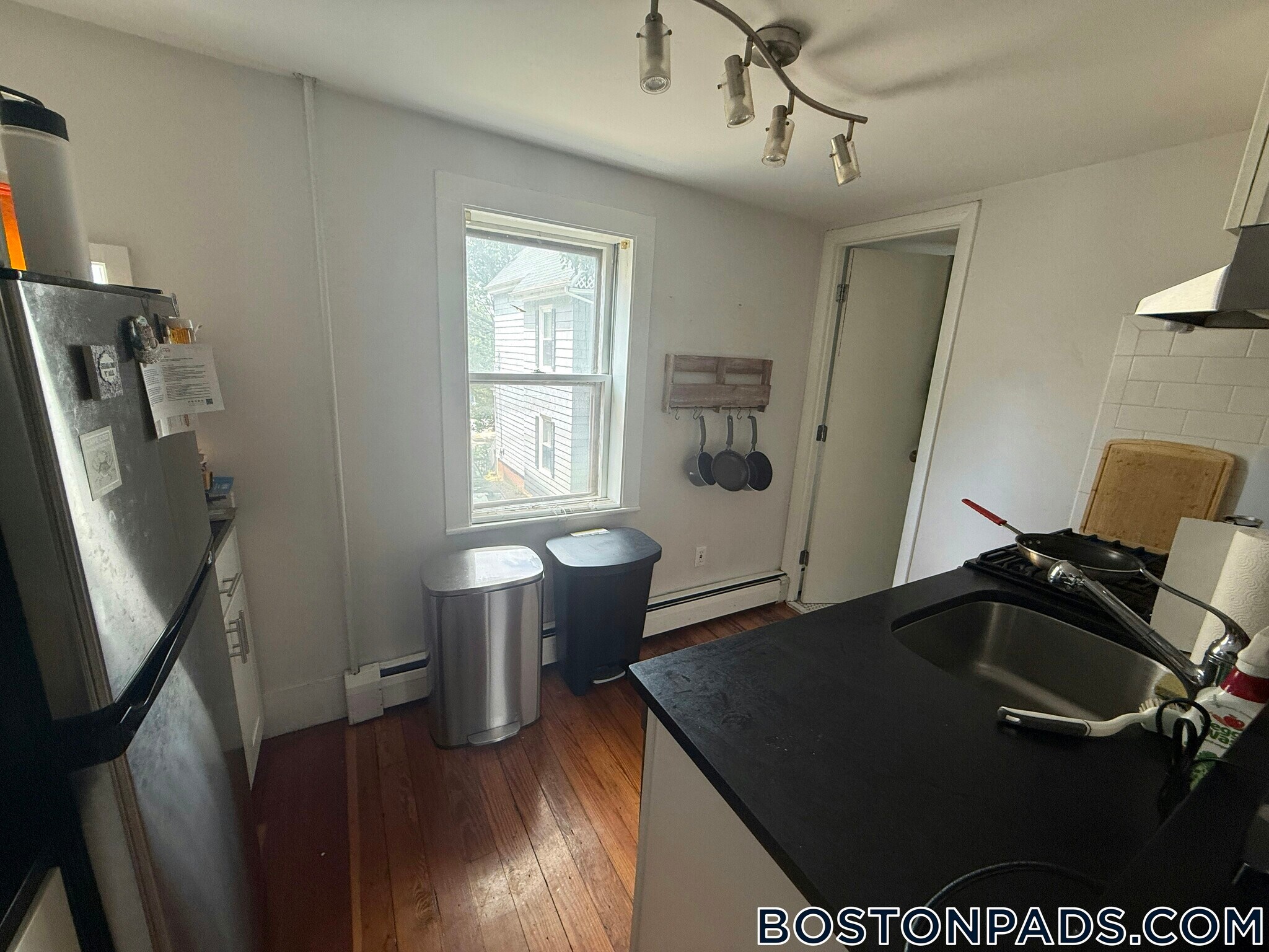 Building Photo - 10 Smith Ave