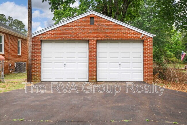 Building Photo - 10530 Lambeth Rd