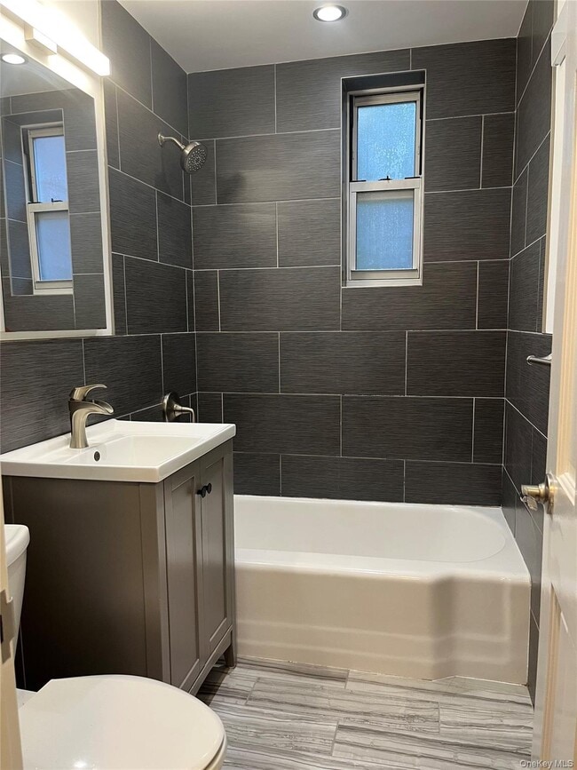 Building Photo - 5425 Valles Ave