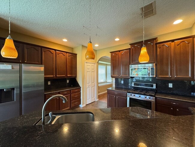 Building Photo - Windermere single family house with water ...