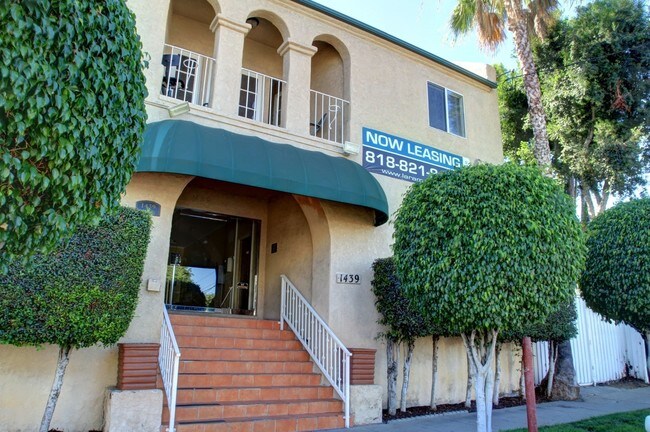 Building Photo - 1439 Curson