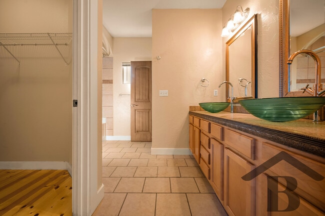 Building Photo - 1522 S Tuscany Ct