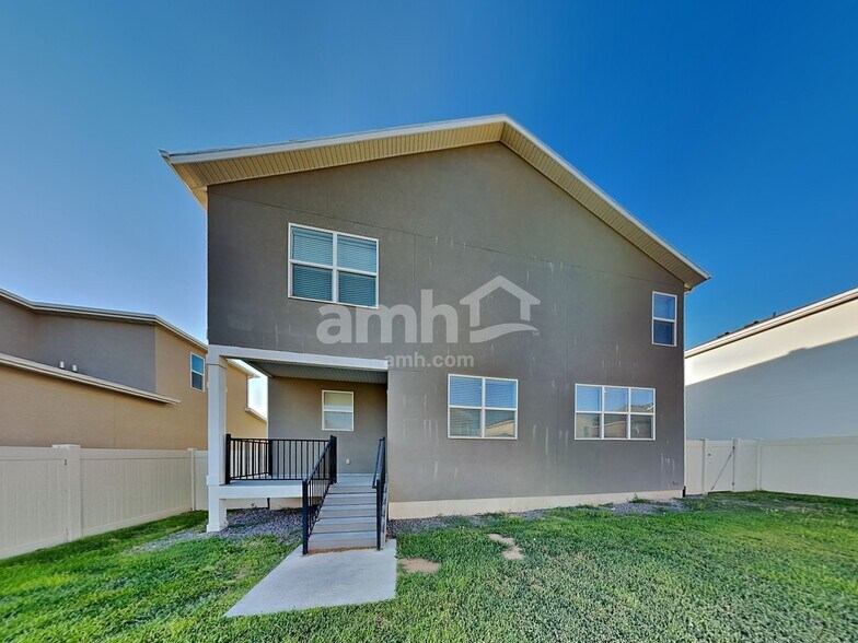 Building Photo - 2422 E Tumbleweed Rd
