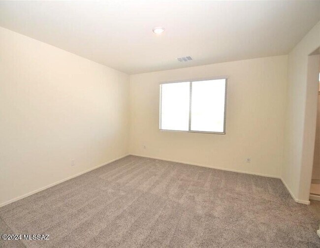 Building Photo - 10736 W Embrey Dr