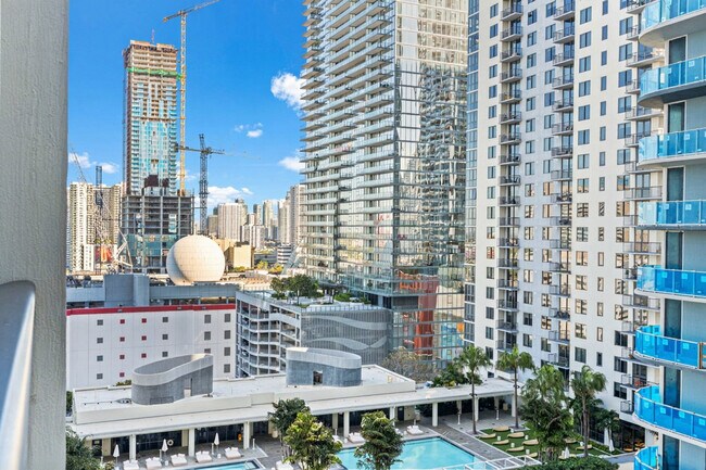 Building Photo - 11 NE 6th St