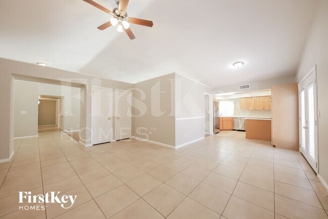 Building Photo - 10402 N 64th Ave