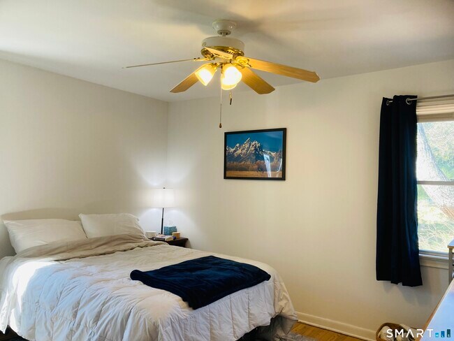 Building Photo - 16 Farview Ave