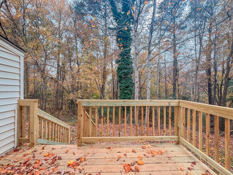 Building Photo - 22 Fox Hill Dr