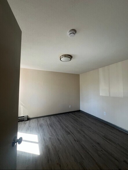 Building Photo - 608 Allen St