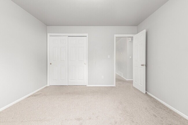 Building Photo - Lovely Two Bed one bath in Arvada for rent