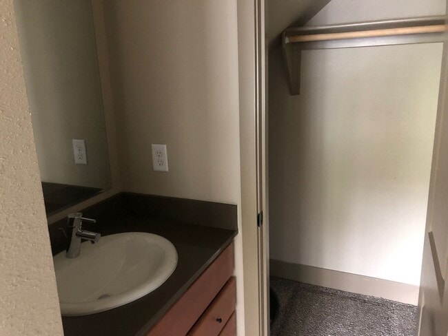 Building Photo - 150 E 15th Ave