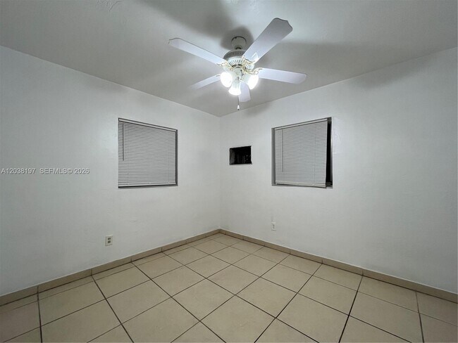 Building Photo - 6543 SW 28th St
