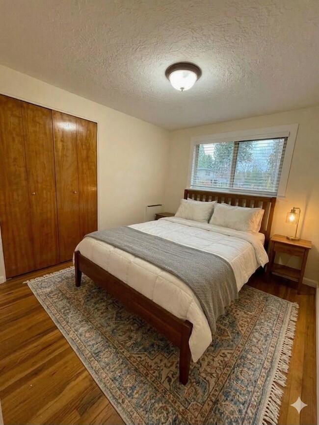 Building Photo - 18021 SW Tualata Ave