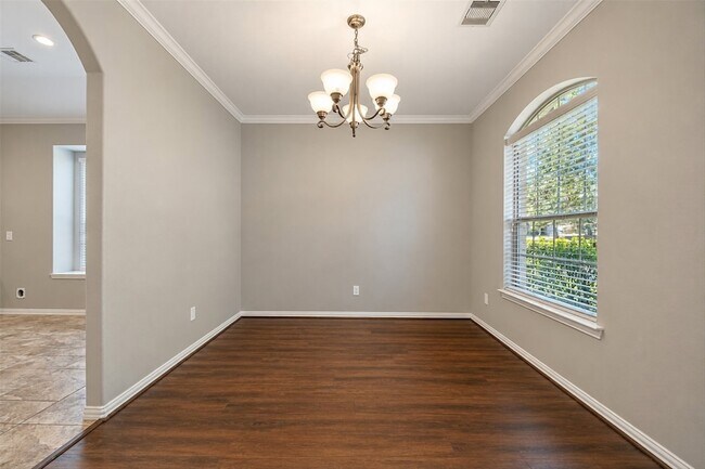 Building Photo - 42 Black Swan Ct