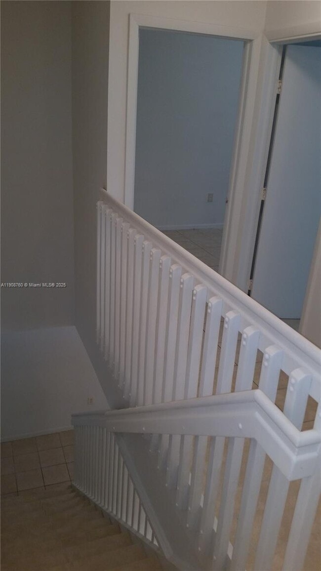 Building Photo - 13950 NE 2nd Ave