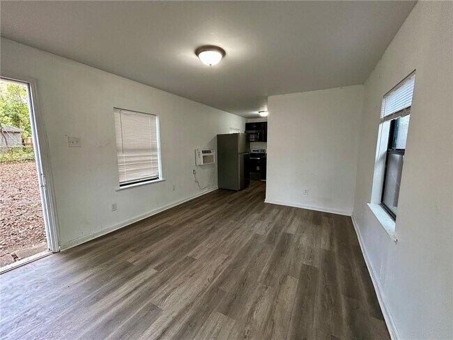 Building Photo - 2861 Ralston Rd