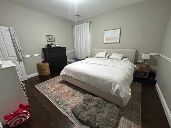 Building Photo - 81 Boylston St