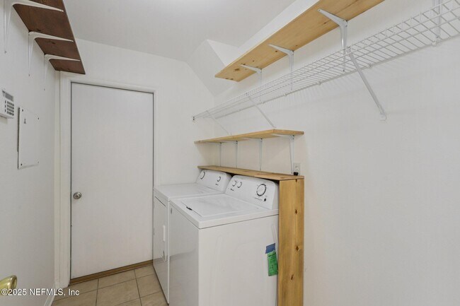Building Photo - 350 Turtle Dove Dr