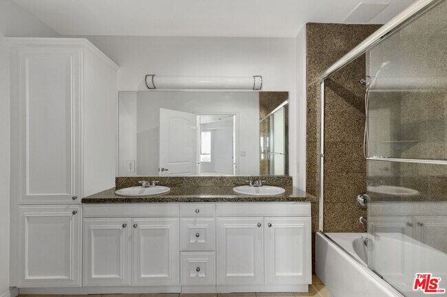 Building Photo - 3750 Santa Rosalia Dr