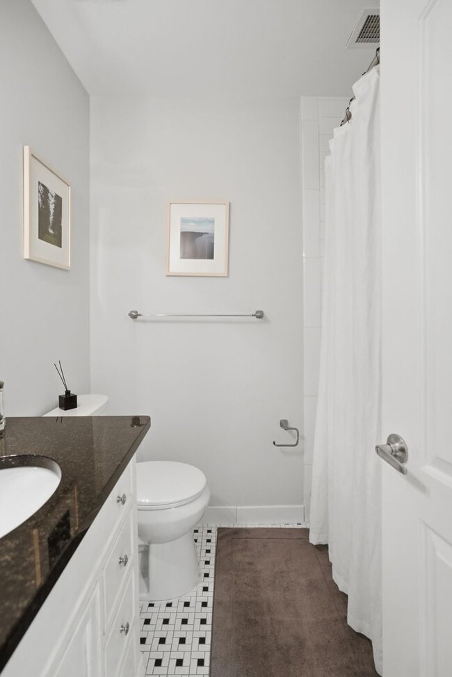 Building Photo - U St Condo | 2 Bed | 1.5 Bath | 975 Sf | Offsite Underground Parking Garage Available for Rent