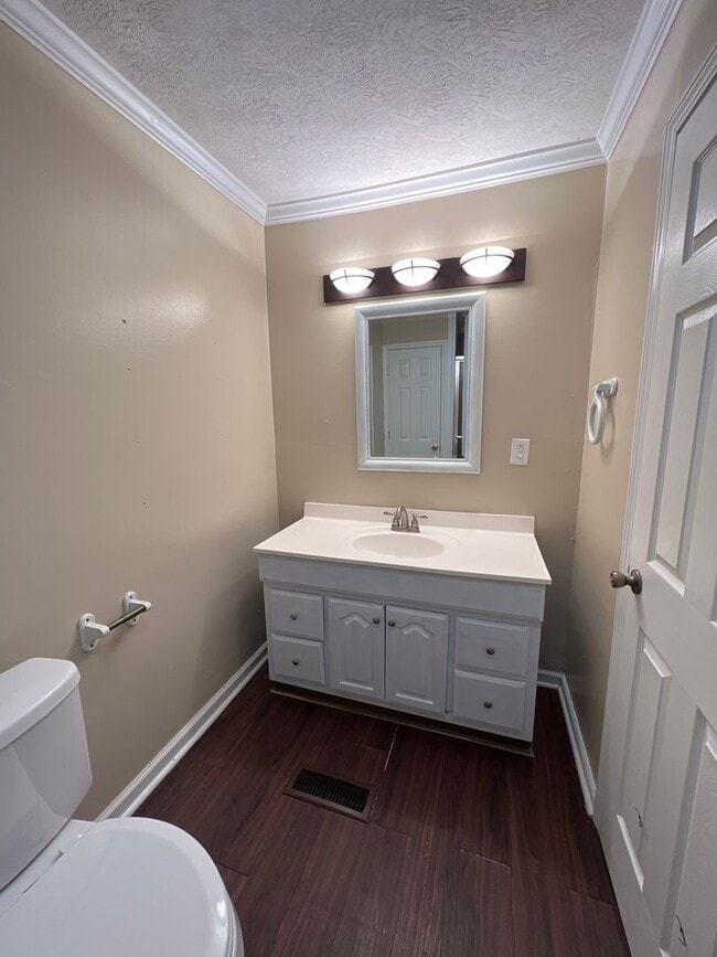 Building Photo - Oak Meadow Townhome