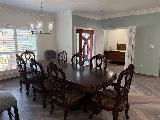 Building Photo - 5525 Swan Dr