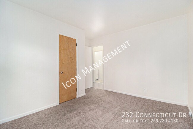 Building Photo - 232 Connecticut Dr