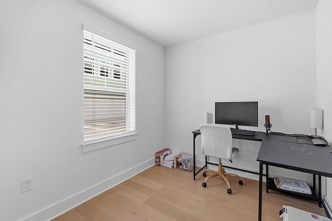 Building Photo - 6312 Stockman Dr