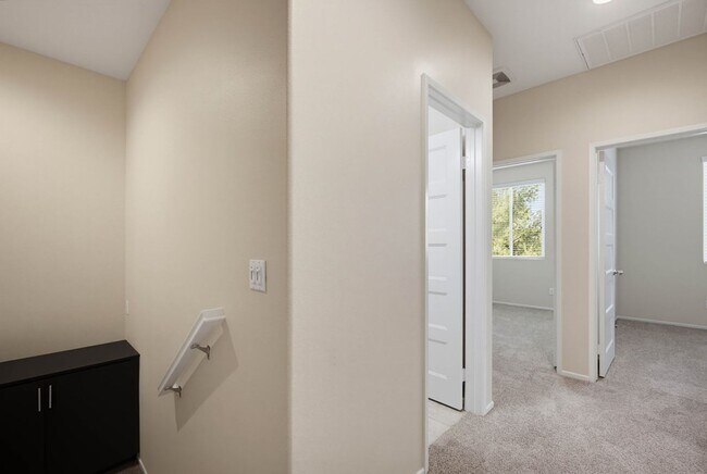 Building Photo - 42910 Avenida Amistad