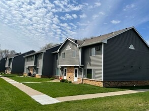 Building Photo - 770 W Village Rd