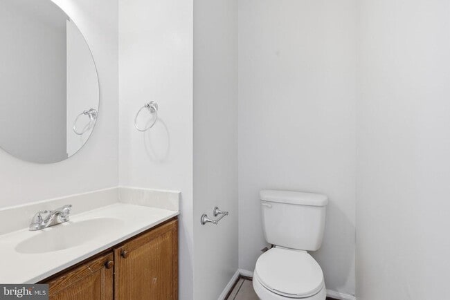 Building Photo - 5001 Lambsgate Ln