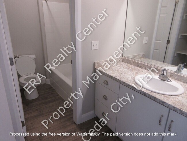 Building Photo - ** Move-in Discount ** 3 bed 2.5 bath - Newer townhome in the heart of Cedar City
