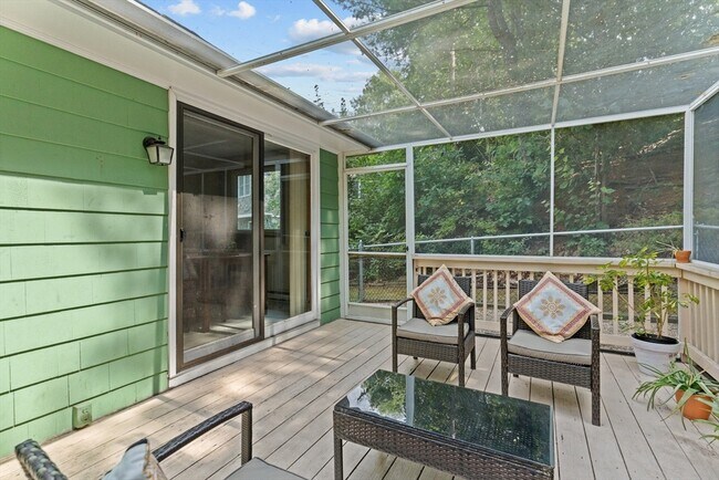 Building Photo - 27 Ridge Hill Ave