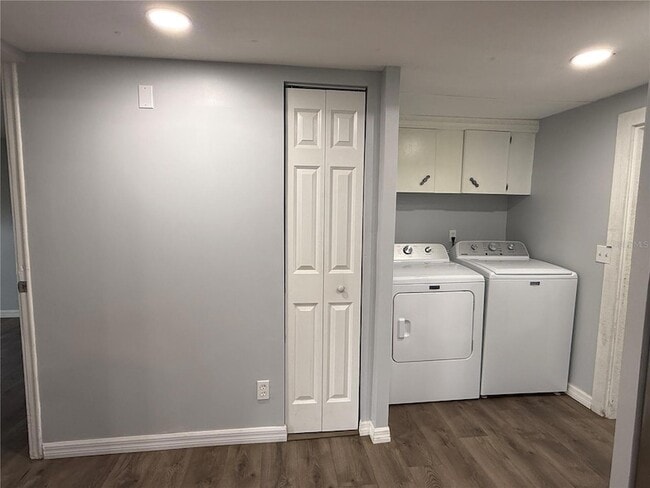 Building Photo - 8824 Overlook Dr