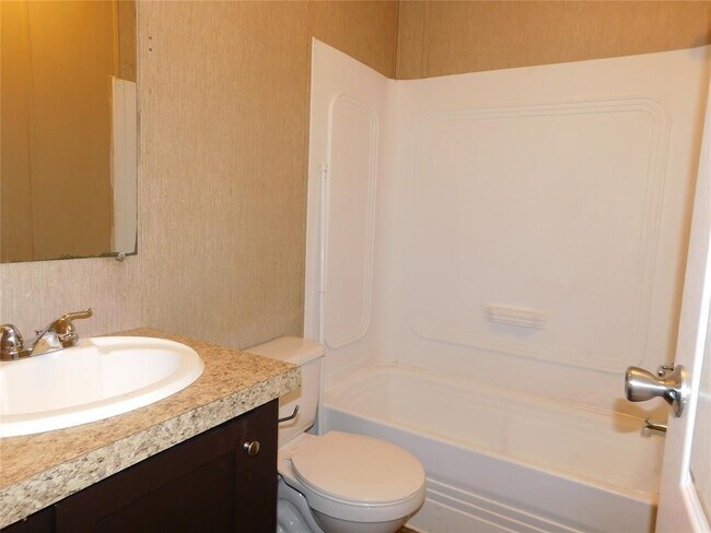 Building Photo - 100 China Gdn Ln