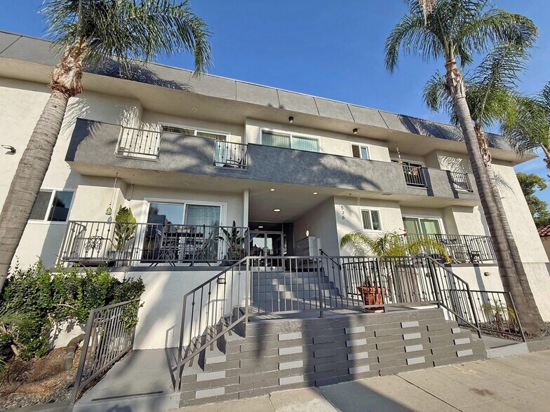 Building Photo - 536 N Sweetzer Ave