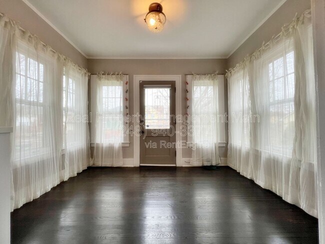 Building Photo - 1525 Edison St