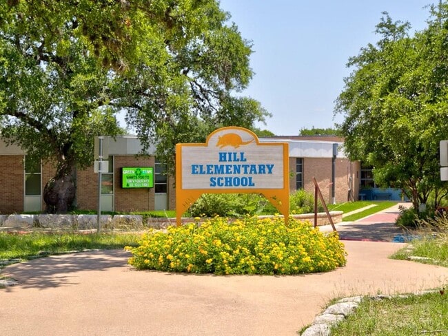 Building Photo - 8402 Tallwood Dr