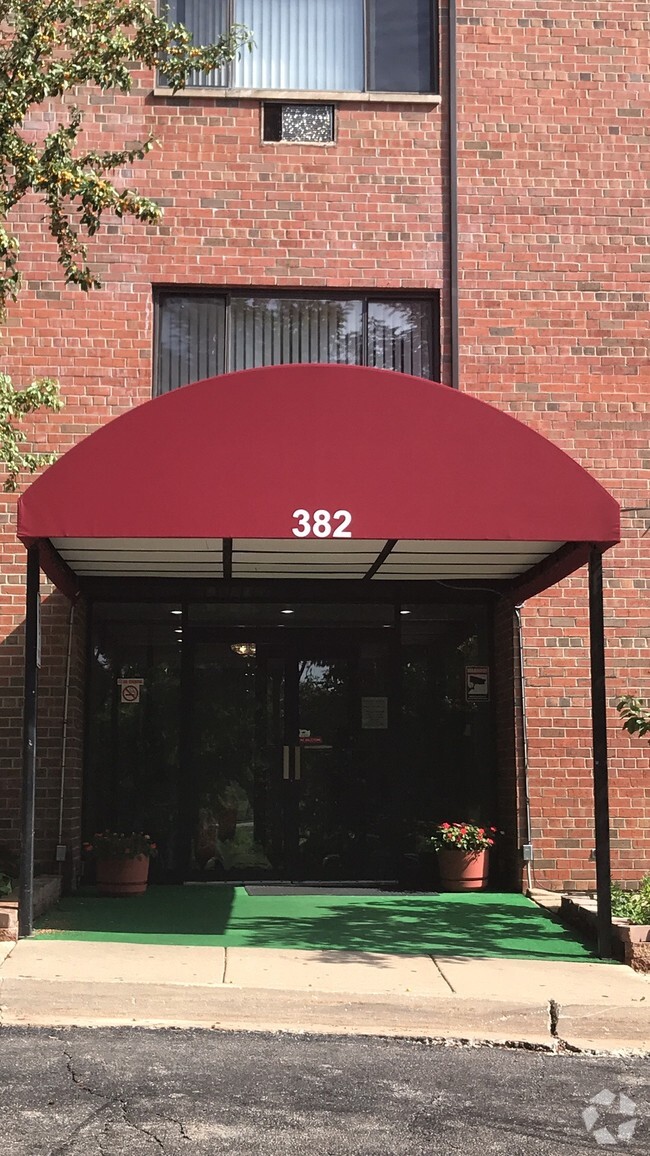 Front Entry - Gentry Manor Apartments