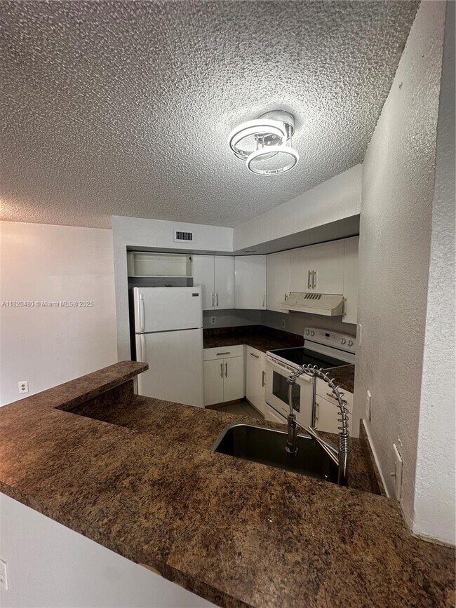 Building Photo - 12760 Vista Isles Dr